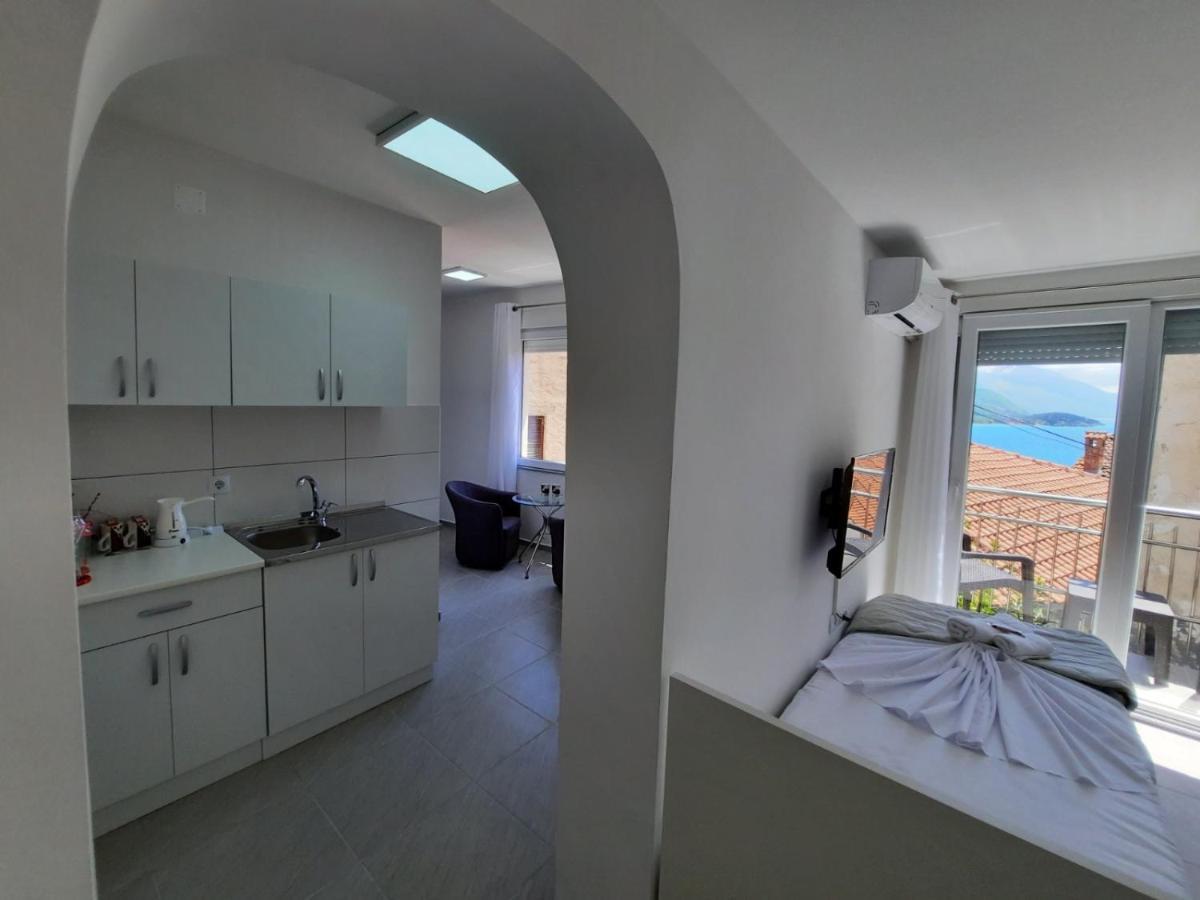 Redex Apartments Ohrid Bagian luar foto